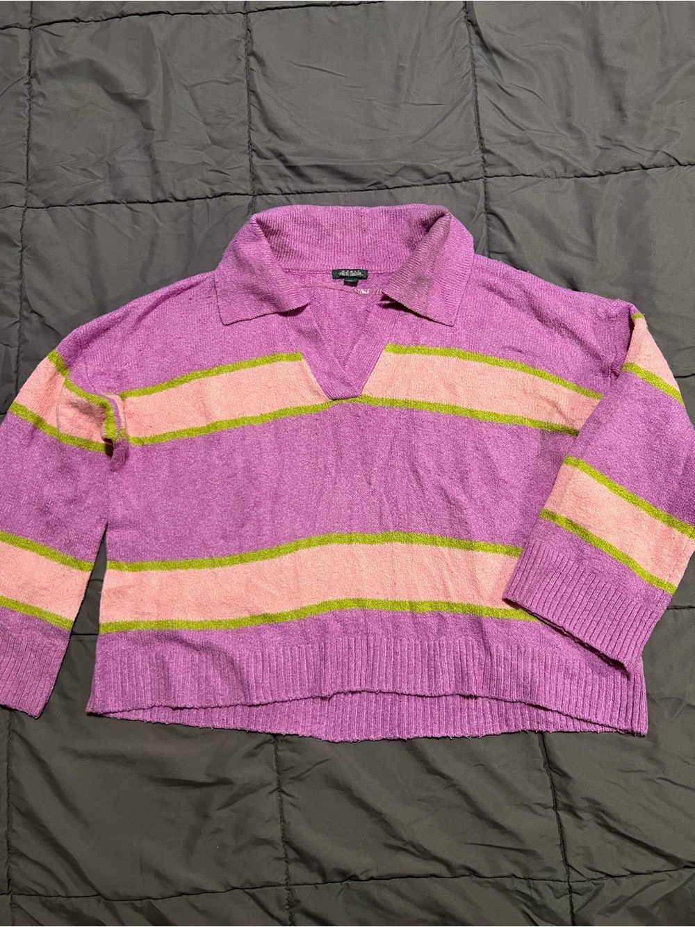 A-Wild Fable Women's Striped Collared V-Neck Crop Sweater Purple/Pink (L)